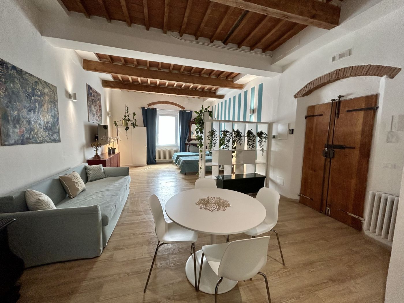 Turchese Suite è un luminoso e curato appartamento con terrazza nel centro storico di Pisa